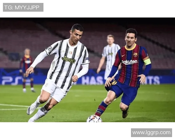 足球明星恋情曝光视频引发热议粉丝热情高涨社交媒体讨论不断 足球明星恋情曝光视频引发热议粉丝热情高涨社交媒体讨论不断