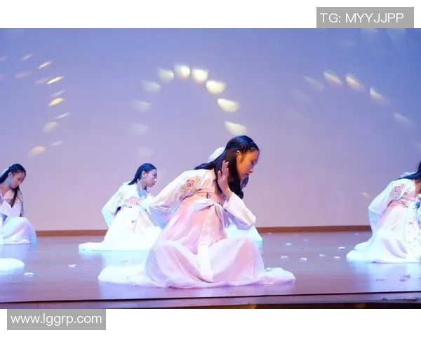 魅力四射的男足球明星们如何在球场与时尚界双双绽放光彩 魅力四射的男足球明星们如何在球场与时尚界双双绽放光彩